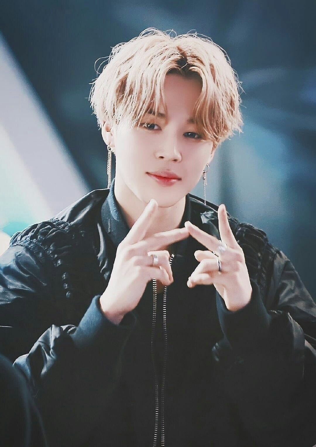 Đôi bông tai unisex BTS cá tính hiện đại