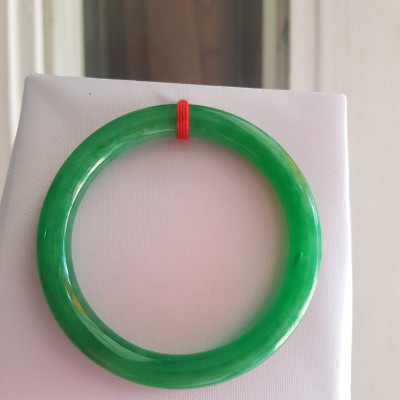 Vòng CẨM THẠCH Lý Đậm 48mm x dầy 7mm Vòng Màu Xanh Lý đậm đẹp nữ Tay nhỏ mệnh Mộc Hỏa Thủy hợp đeo đẹp ạ Chất liệu đá cẩm thạch 35kg - 48kg ạ