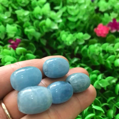 Mặt Dây Chuyền Viên LU AQUA XANH ĐẸP LẮM Size Hạt 13mm x dài 16mm Vòng màu xanh Aqua Bóng đẹp Chất liệu : 100% đá thiên nhiên loại vip ạ Rất hợp nữ mệnh thủy mộc hỏa Nữ lên mặt Dây Chuyền và Phối Vòng Tay ạ