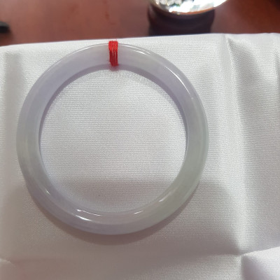 Vòng cẩm thạch Tự nhiên Tím A Trắng 49mm x 6,8mm Vòng màu tím nhẹ trắng vòng đẹp Nữ mệnh Kim Thủy 45kg - 50kg ạ
