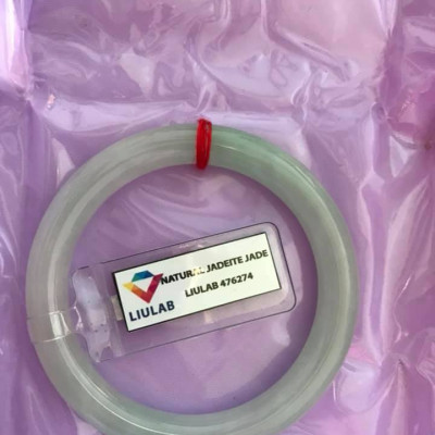 Vòng tay Đá Cẩm Thạch tự nhiên TRUNG SỊN 50mm x Dầy 8mm XANH NGỌC NHẸ NHÀNG BÓNG ĐẸP Kèm Giấy Kiểm định Liulab No 476274 Hợp Nữ Mệnh Mộc Hỏa Thủy 50kg - 55kg đeo ạ