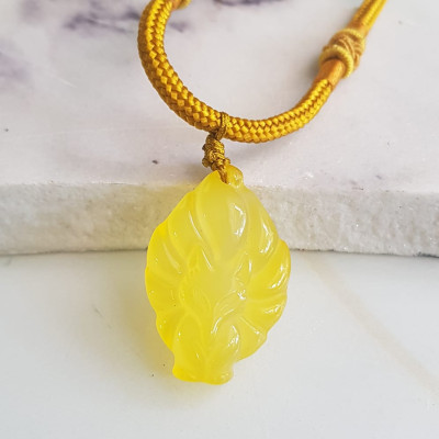 Mặt dây chuyền Hồ ly 9 đuôi hay chín đuôi đá mã não Vàng tự nhiên tặng kèm dây đeo hợp mệnh Kim Thổ Thủy Size Cao 30mm x ngang 20mm x d8mm Công dụng may mắn về mặt tình duyên, quyền lực, giúp nữ chủ nhân luôn xinh đẹp tài trí mang nhiều tài lộc quyến rũ