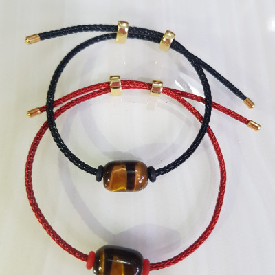 Vòng tay phong thủy charm hạt lu thống đá mắt hổ tự nhiên vàng nâu bóng đẹp Phối với dây đeo tay màu đen hoặc đỏ bất kỳ ạ Vòng tay may mắn hợp nữ mệnh thổ mệnh kim mệnh thủy ạ