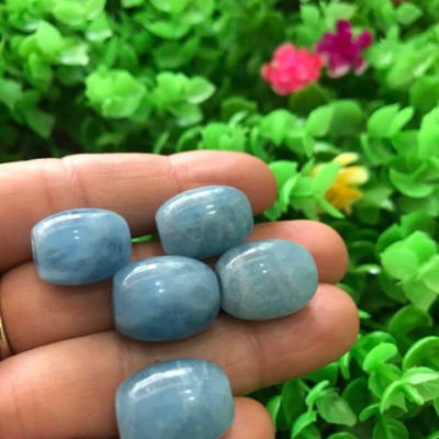 Mặt Dây Chuyền Viên LU AQUA XANH ĐẸP LẮM Size Hạt 13mm x dài 16mm Vòng màu xanh Aqua Bóng đẹp Chất liệu : 100% đá thiên nhiên loại vip ạ Rất hợp nữ mệnh thủy mộc hỏa Nữ lên mặt Dây Chuyền và Phối Vòng Tay ạ