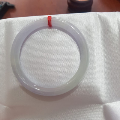 Vòng cẩm thạch Tự nhiên Tím A Trắng 49mm x 6,8mm Vòng màu tím nhẹ trắng vòng đẹp Nữ mệnh Kim Thủy 45kg - 50kg ạ