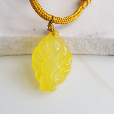 Mặt dây chuyền Hồ ly 9 đuôi hay chín đuôi đá mã não Vàng tự nhiên tặng kèm dây đeo hợp mệnh Kim Thổ Thủy Size Cao 30mm x ngang 20mm x d8mm Công dụng may mắn về mặt tình duyên, quyền lực, giúp nữ chủ nhân luôn xinh đẹp tài trí mang nhiều tài lộc quyến rũ