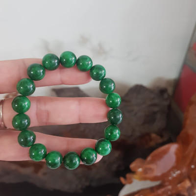 Vòng cẩm thạch xanh đậm rẻ đẹp Nữ mạng mộc mạng hỏa mạng thủy ạ Size vòng 10mm nữ đeo lên tay màu xanh hy vọng tươi sáng đẹp ạ
