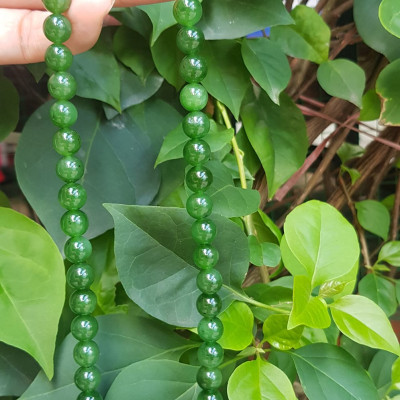 Chuỗi đeo Cổ Đá Ngọc Phật tự nhiên đẹp hay ngọc bích Size hạt 8mm Màu xanh ngọc bích bóng đẹp món quà tặng ý nghĩa cho mình và người thân đeo đẹp xanh nhẹ nhàng mát xanh tươi ạ