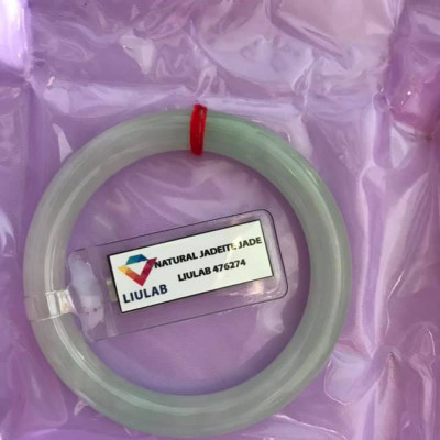 Vòng tay Đá Cẩm Thạch tự nhiên TRUNG SỊN 50mm x Dầy 8mm XANH NGỌC NHẸ NHÀNG BÓNG ĐẸP Kèm Giấy Kiểm định Liulab No 476274 Hợp Nữ Mệnh Mộc Hỏa Thủy 50kg - 55kg đeo ạ