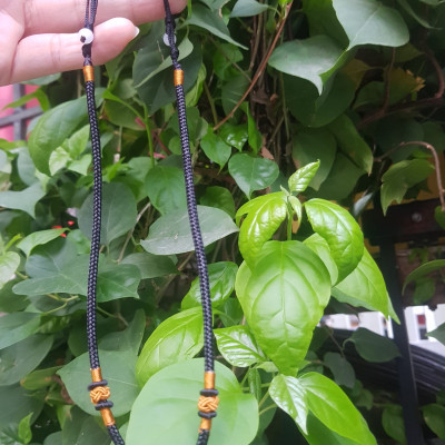 Sợi Dây ĐEN Đeo Cổ Mới Viền Họa Tiết màu Vàng 2 Bên dạng Rút đẹp Size dây dầy 3mm x dài trồng cổ Anh Chị tự chỉnh theo ý 23cm - 30cm Phối với mặt Phật, mặt dây chuyền nam nữ đeo được hết ạ