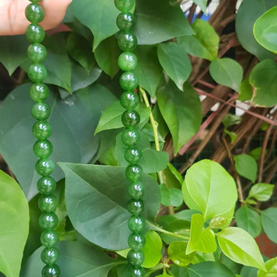 Chuỗi đeo Cổ Đá Ngọc Phật tự nhiên đẹp hay ngọc bích Size hạt 8mm Màu xanh ngọc bích bóng đẹp món quà tặng ý nghĩa cho mình và người thân đeo đẹp xanh nhẹ nhàng mát xanh tươi ạ