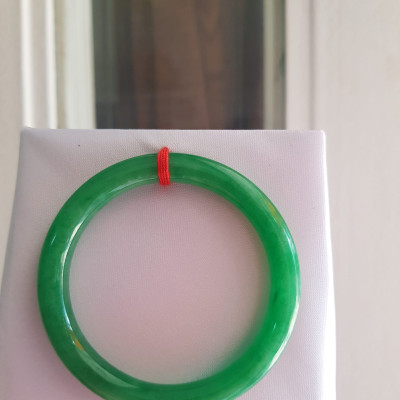 Vòng CẨM THẠCH Lý Đậm 48mm x dầy 7mm Vòng Màu Xanh Lý đậm đẹp nữ Tay nhỏ mệnh Mộc Hỏa Thủy hợp đeo đẹp ạ Chất liệu đá cẩm thạch 35kg - 48kg ạ