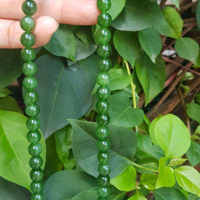 Chuỗi đeo Cổ Đá Ngọc Phật tự nhiên đẹp hay ngọc bích Size hạt 8mm Màu xanh ngọc bích bóng đẹp món quà tặng ý nghĩa cho mình và người thân đeo đẹp xanh nhẹ nhàng mát xanh tươi ạ
