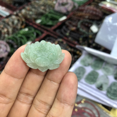 Mặt dây chuyền hoa sen phong thủy đá ngọc cẩm thạch