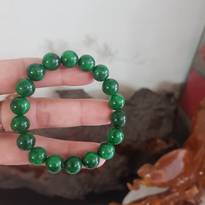 Vòng cẩm thạch xanh đậm rẻ đẹp Nữ mạng mộc mạng hỏa mạng thủy ạ Size vòng 10mm nữ đeo lên tay màu xanh hy vọng tươi sáng đẹp ạ