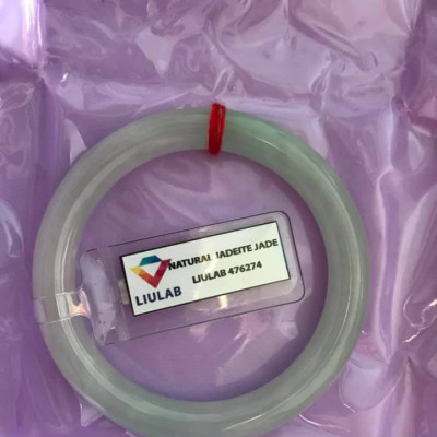 Vòng tay Đá Cẩm Thạch tự nhiên TRUNG SỊN 50mm x Dầy 8mm XANH NGỌC NHẸ NHÀNG BÓNG ĐẸP Kèm Giấy Kiểm định Liulab No 476274 Hợp Nữ Mệnh Mộc Hỏa Thủy 50kg - 55kg đeo ạ
