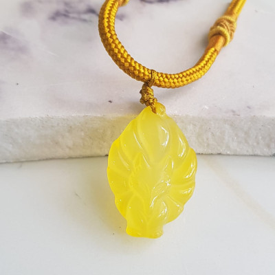 Mặt dây chuyền Hồ ly 9 đuôi hay chín đuôi đá mã não Vàng tự nhiên tặng kèm dây đeo hợp mệnh Kim Thổ Thủy Size Cao 30mm x ngang 20mm x d8mm Công dụng may mắn về mặt tình duyên, quyền lực, giúp nữ chủ nhân luôn xinh đẹp tài trí mang nhiều tài lộc quyến rũ