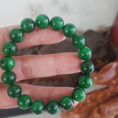 Vòng cẩm thạch xanh đậm rẻ đẹp Nữ mạng mộc mạng hỏa mạng thủy ạ Size vòng 10mm nữ đeo lên tay màu xanh hy vọng tươi sáng đẹp ạ
