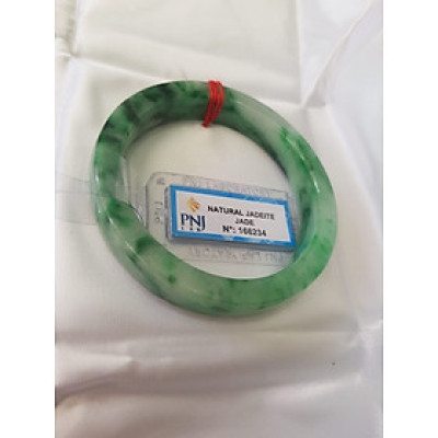 Vòng Tay Đá Ngọc Cẩm Thạch tự nhiên Bản Vuông 50mm Vòng đã kiểm định có giấy chứng nhận P No 166234 Natural Jadeite Nữ cân nặng 50kg - 55kg đeo Sang Tay Đẹp lắm luôn ạ