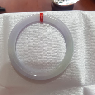 Vòng cẩm thạch Tự nhiên Tím A Trắng 49mm x 6,8mm Vòng màu tím nhẹ trắng vòng đẹp Nữ mệnh Kim Thủy 45kg - 50kg ạ