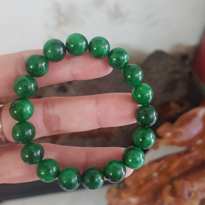 Vòng cẩm thạch xanh đậm rẻ đẹp Nữ mạng mộc mạng hỏa mạng thủy ạ Size vòng 10mm nữ đeo lên tay màu xanh hy vọng tươi sáng đẹp ạ