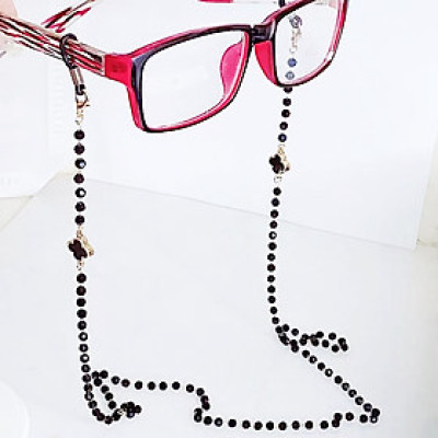 Dây đeo mắt kính mix hạt cườm đen và charm cỏ 4 lá đen may mắn