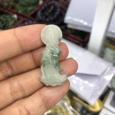 Mặt dây chuyền phật Bà Quan Thế Âm Bồ Tát đá ngọc phỉ thúy