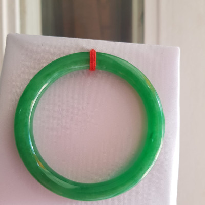 Vòng CẨM THẠCH Lý Đậm 48mm x dầy 7mm Vòng Màu Xanh Lý đậm đẹp nữ Tay nhỏ mệnh Mộc Hỏa Thủy hợp đeo đẹp ạ Chất liệu đá cẩm thạch 35kg - 48kg ạ