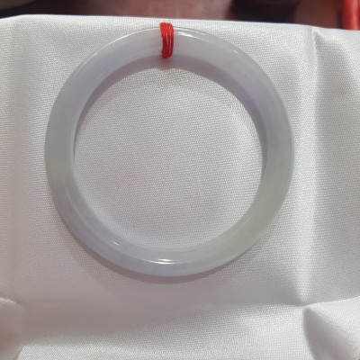 Vòng cẩm thạch Tự nhiên Tím A Trắng 49mm x 6,8mm Vòng màu tím nhẹ trắng vòng đẹp Nữ mệnh Kim Thủy 45kg - 50kg ạ
