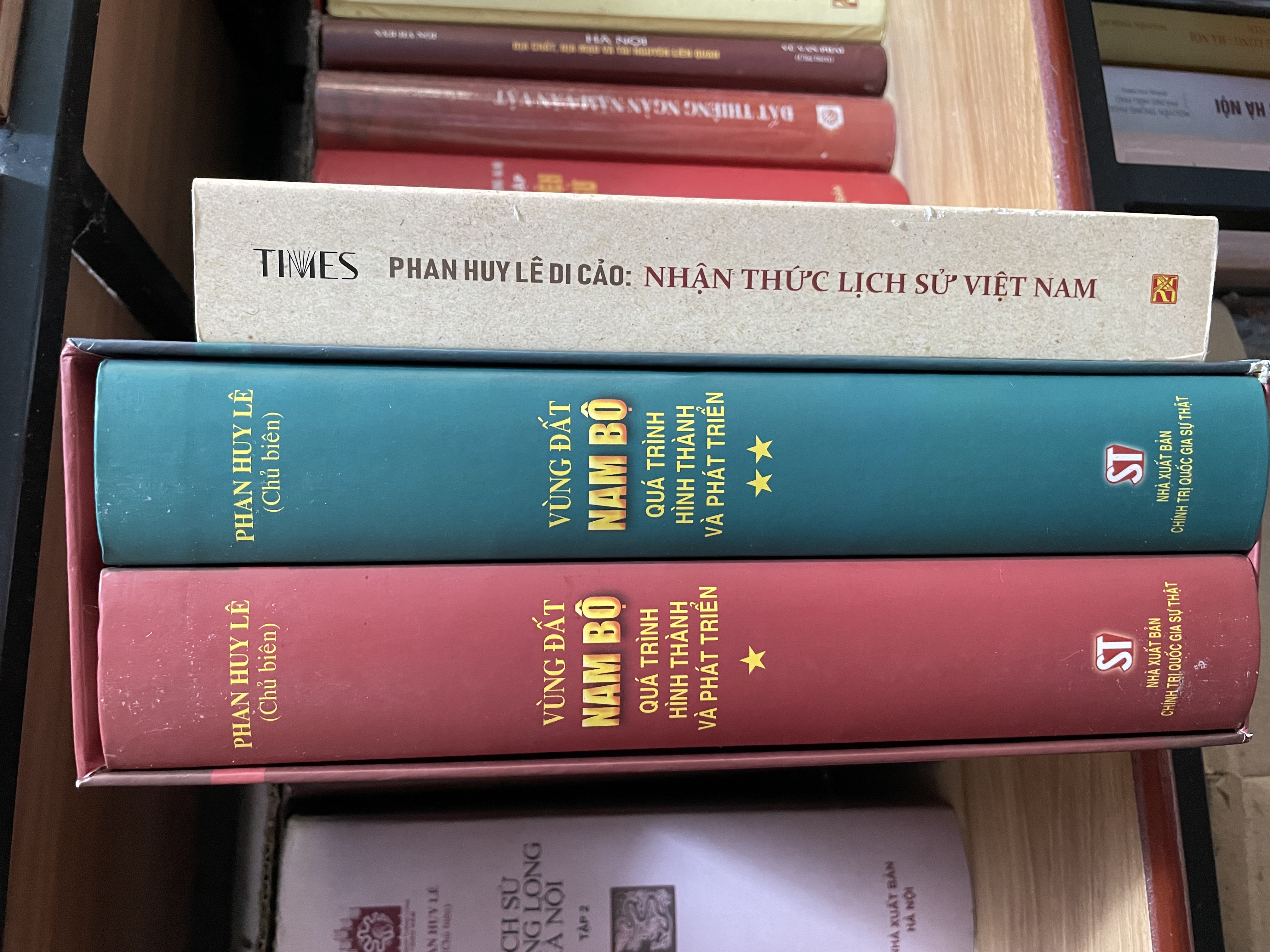 Combo: Vùng đất Nam Bộ - quá trình hình thành và phát triển và Phan Huy Lê di cảo: nhận thức lịch sử Việt Nam