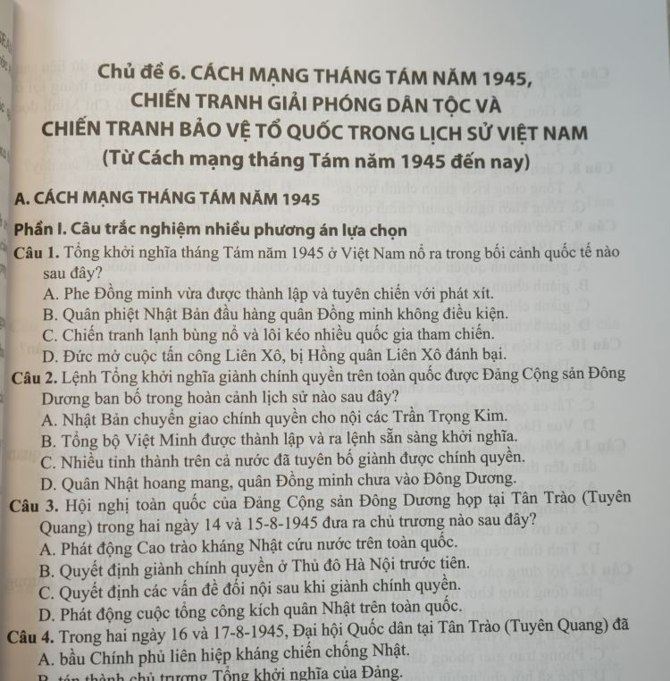 Sách - Ôn luyện trắc nghiệm thi tốt nghiệp trung học phổ thông môn Lịch sử