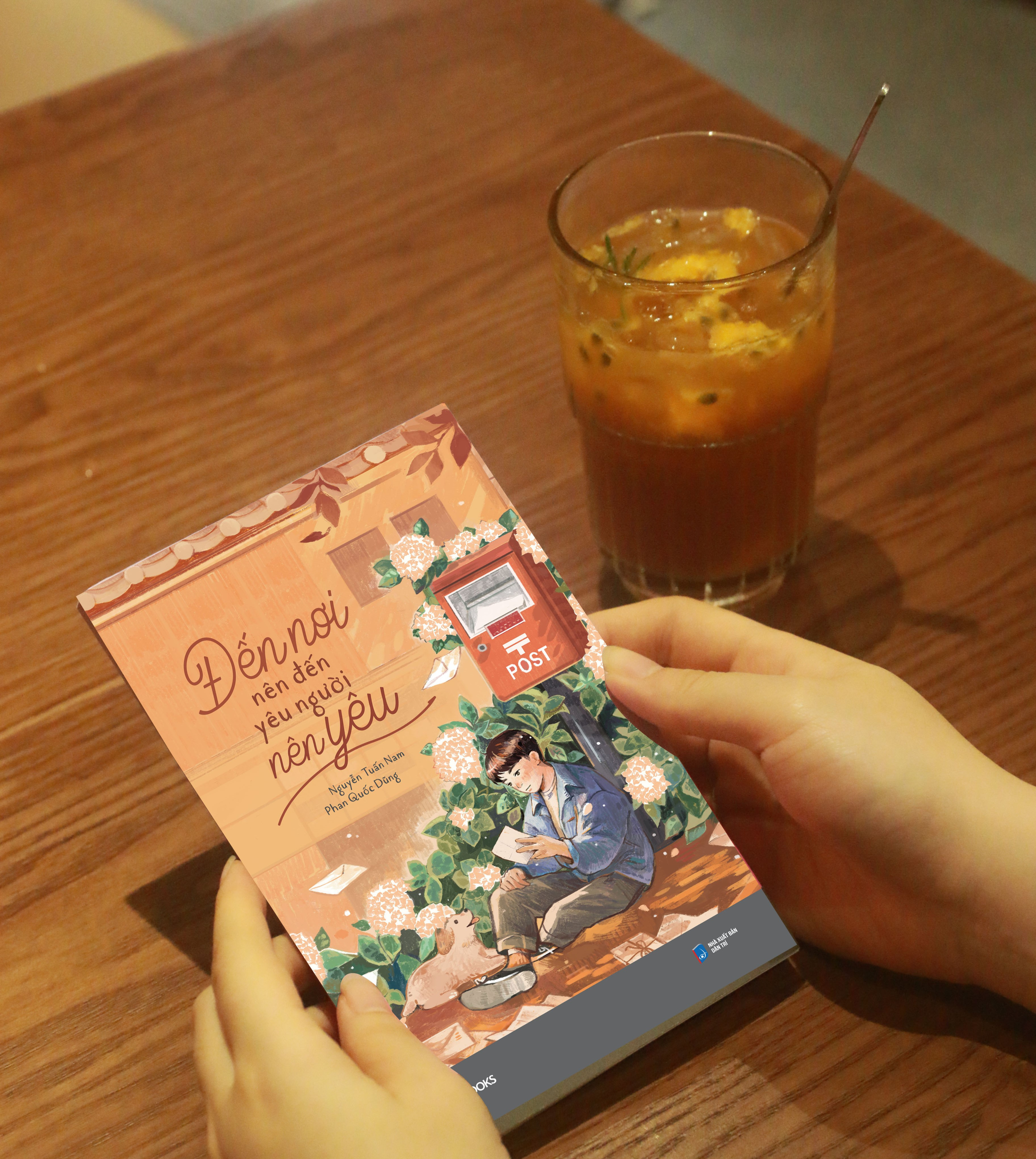 Đến Nơi Nên Đến Yêu Người Nên Yêu - Tặng Kèm Bookmark